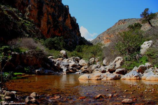 Chochlakies Gorge