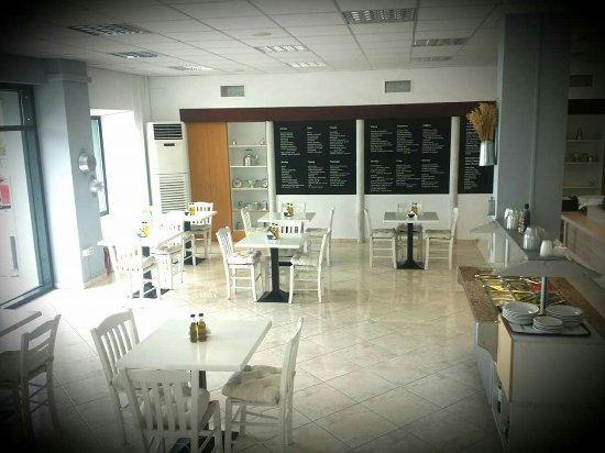 KOUZINA Restaurant