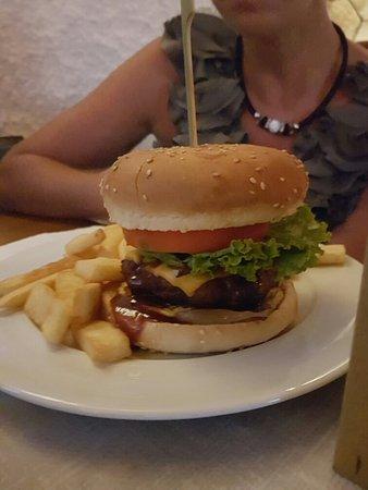 Street Bar & Grill