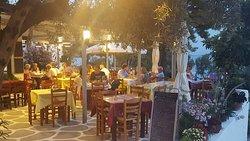 Manolis Tavern