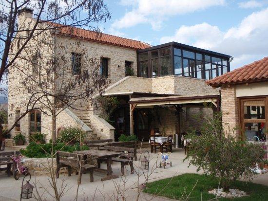 Diadromes Restaurant & Bar