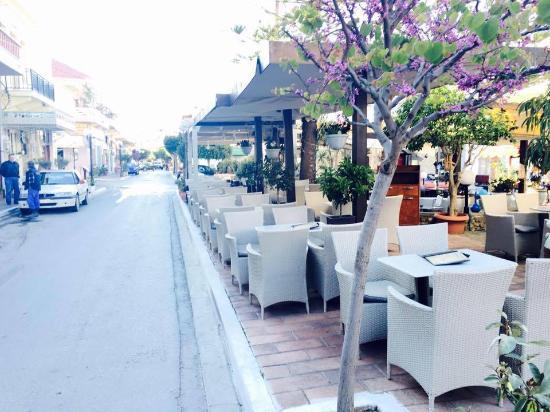 Plateia Cafe-Bar