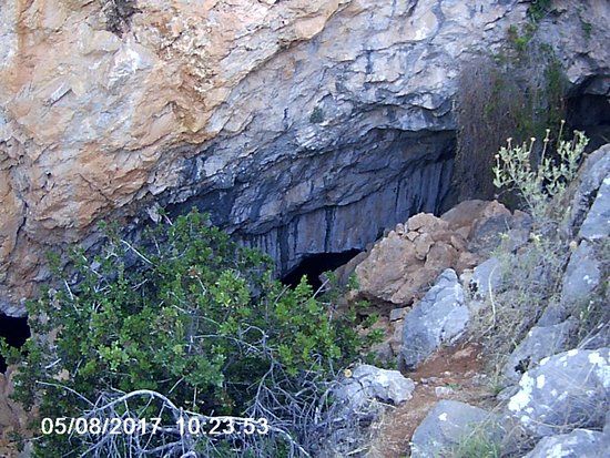 Cave Peristeri