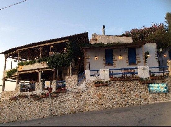 Haroupia Taverna