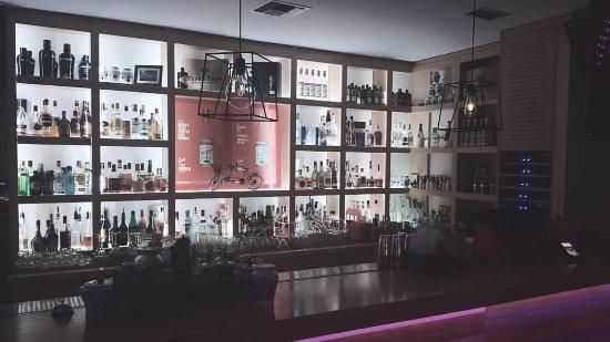 Cafe Cafe Cocktail & Gin Bar