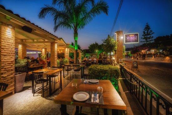 Vinaz Resto Bar