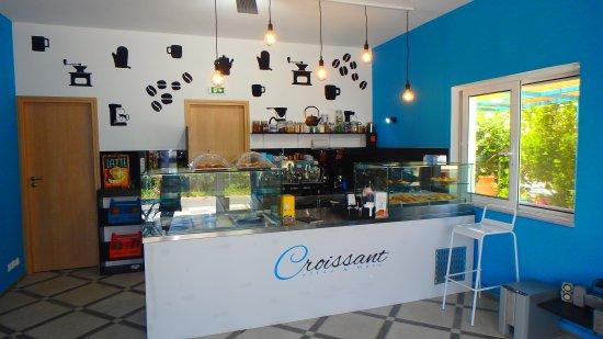 Croissant Coffee & More