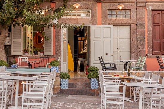 Pezoula Cafe