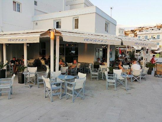 Remezzo ios cafe Bar and Restaurant