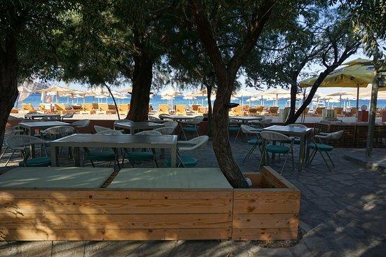 Amorosso Beach Bar & Restaurant