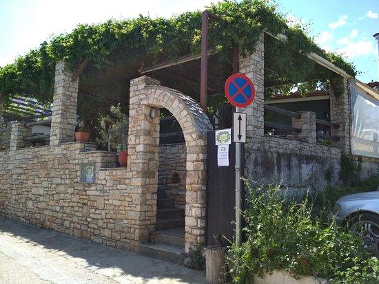 Demi's Restaurant