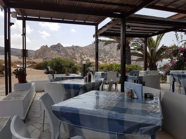 Glaros Studios And Restaurant