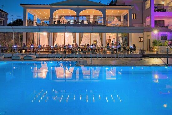 Mnistires Restaurant
