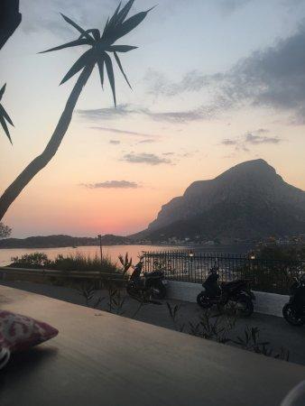 Nadir Rock Cafe