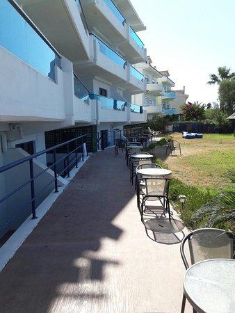 Area Blue Beach Bar
