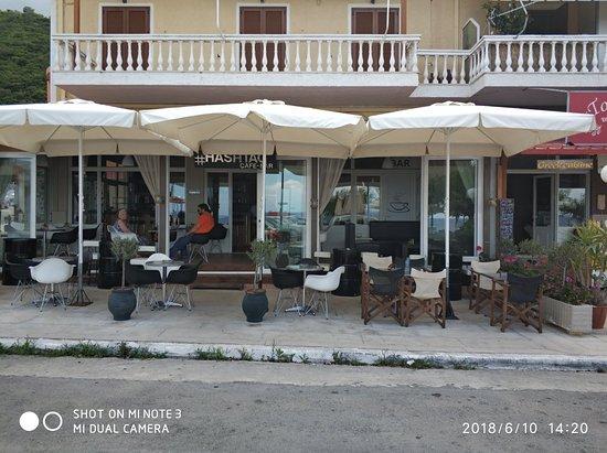 Hashtag Cafe-Bar