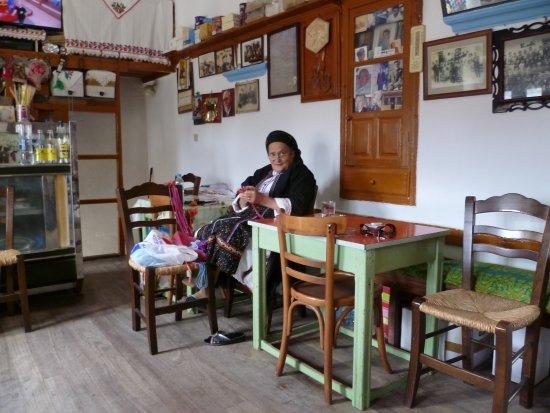 Paradosiako Kafeneio "I Kriti"
