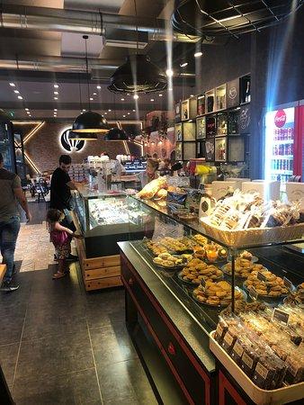 NOSTOS Food hall