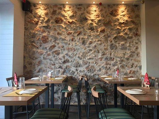 Atlantis Resto Cafe & Meze