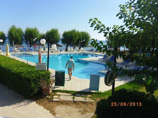 Mimoza Beach Bar