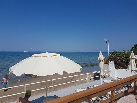 Thomas Elena Beach Bar