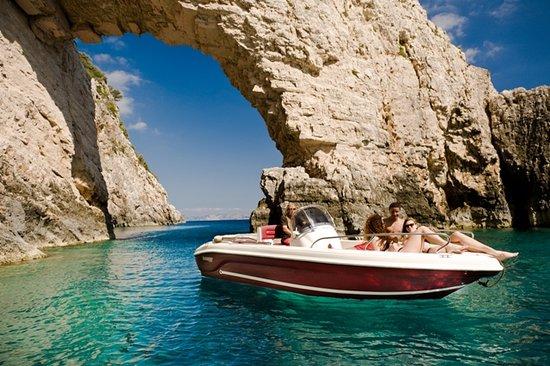 The BigBlue Motorboat Rentals