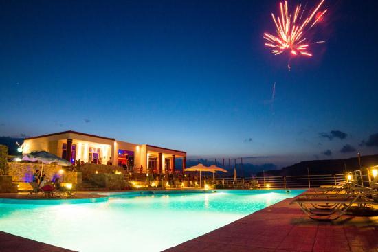 Castle Koxi pool bar - cafe