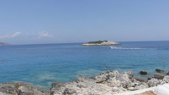 Mikro Nisi Beach