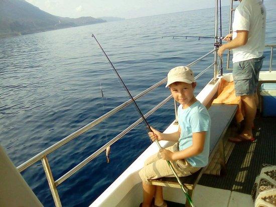 Sargos Boat for Fishing Trips