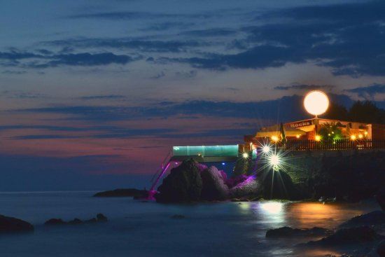 Black Rocks Seaside Restaurant Bar