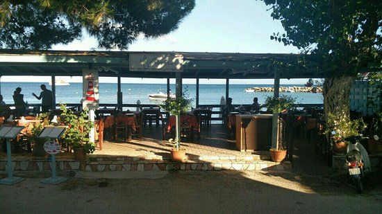 Lighthouse Taverna