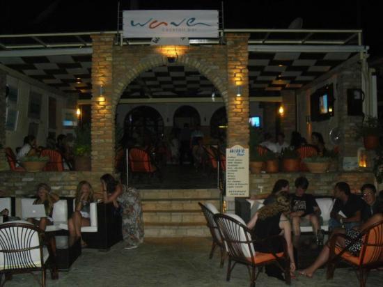 Wave Bar