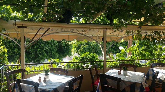 Lichnos Restaurant