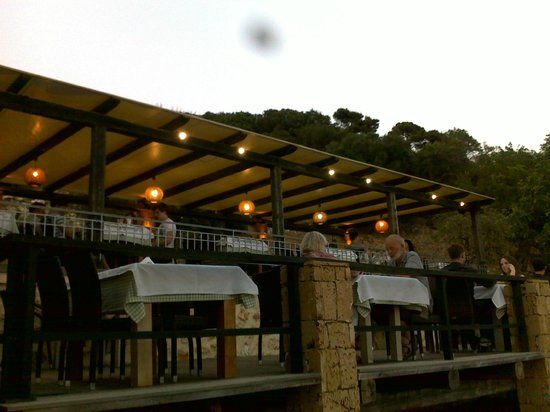 Kelari Taverna