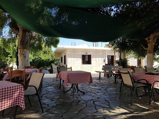 Giannikos Taverna
