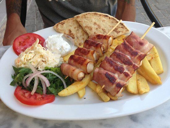 Manolis Grill House