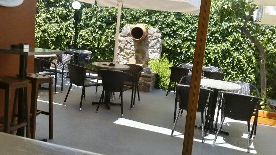 Aeolos Coffee